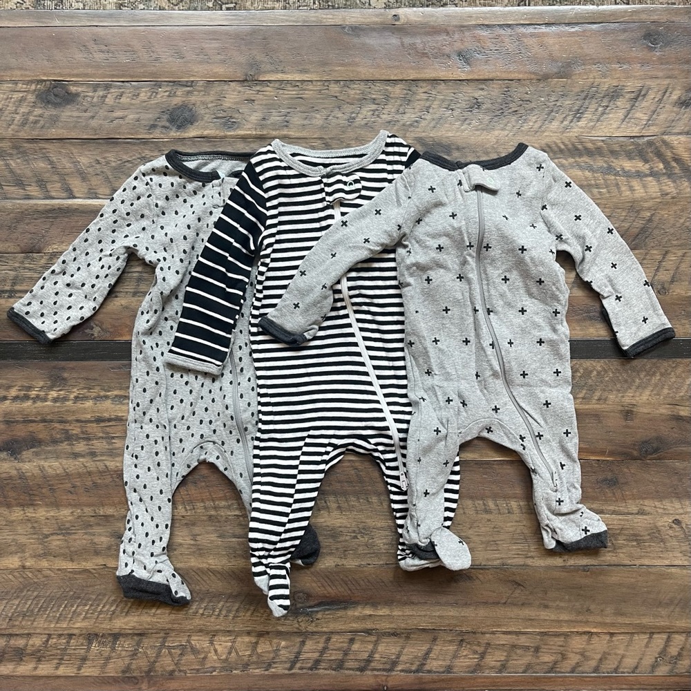 Cloud island footie bundle. Size 0-3 months.